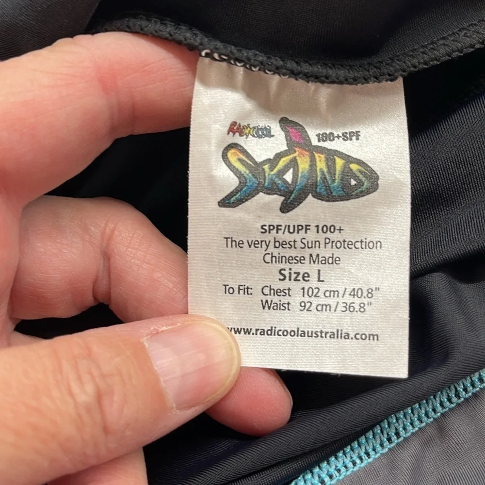 Radicool Australia Skins Black Rash Guard UPF 100 Sun Protection Beach Shirt